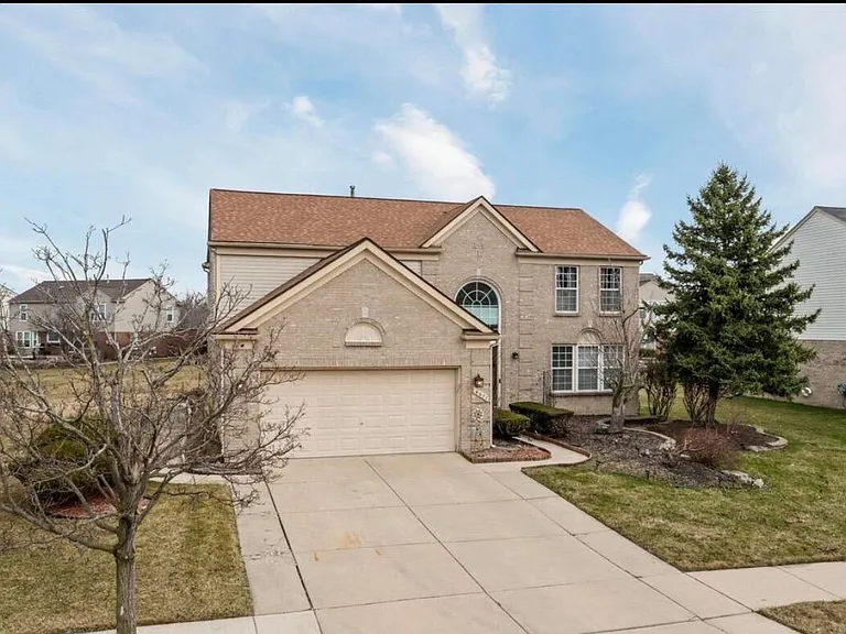 4677 NE Clover Rd — Photo 1