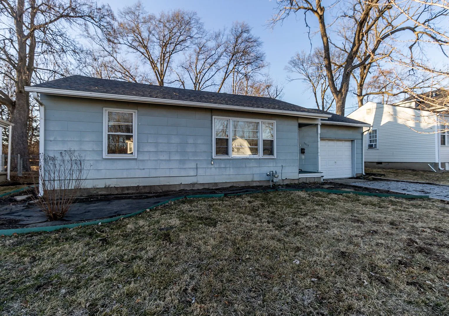 2 bedroom 1 bath home located close to downtown — Photo 1