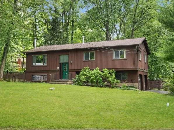 24 Renfrew Road, Spring Valley, NY 10977