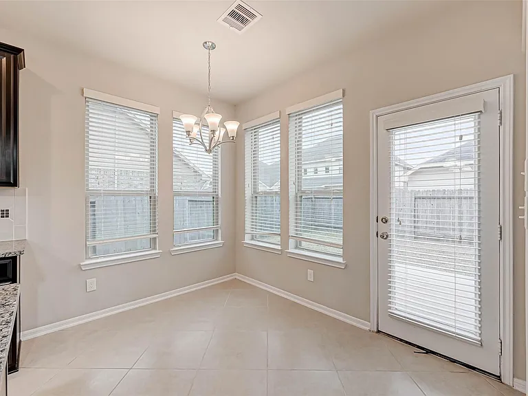 2111 Post Oak Ct — Photo 16