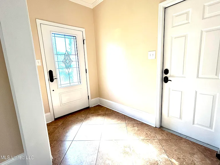 3609 Reeves Ln — Photo 2