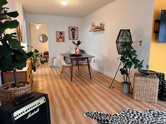 2nd image of 5520 Summit Ave #3