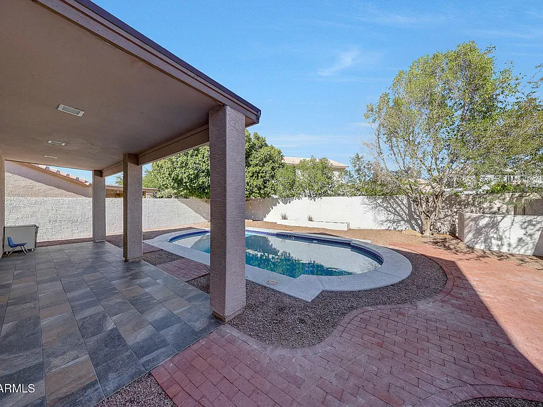 11832 E Clinton St — Photo 17