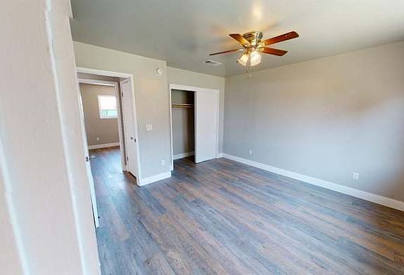4th image of 3245 N Claremont Ave #1