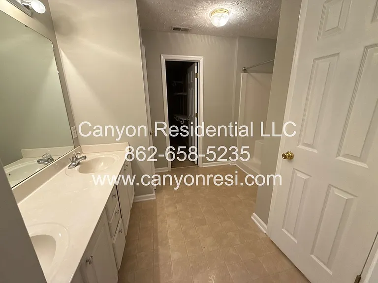 2544 Forest Lodge Dr — Photo 8