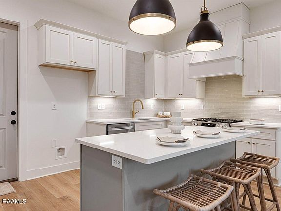 5th image of 315 Sandstone Ave #205