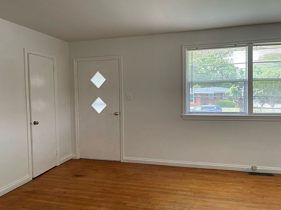 3rd image of 203 Brentwood Dr