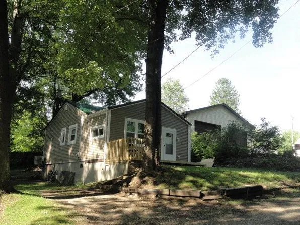 11928 Sanford Ave, Conneaut Lake, PA 16316