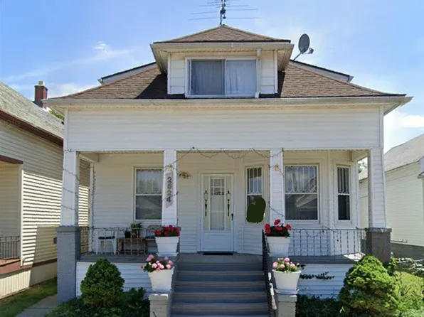 2624 Botsford St, Hamtramck, MI 48212
