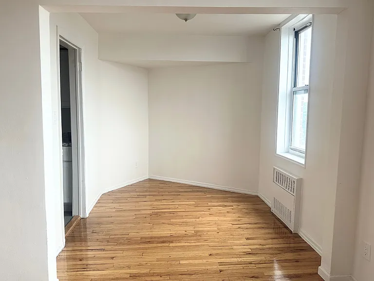 224-10 Jamaica Ave #5B — Photo 4