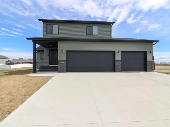 10366 73rd St S, Horace, ND 58047