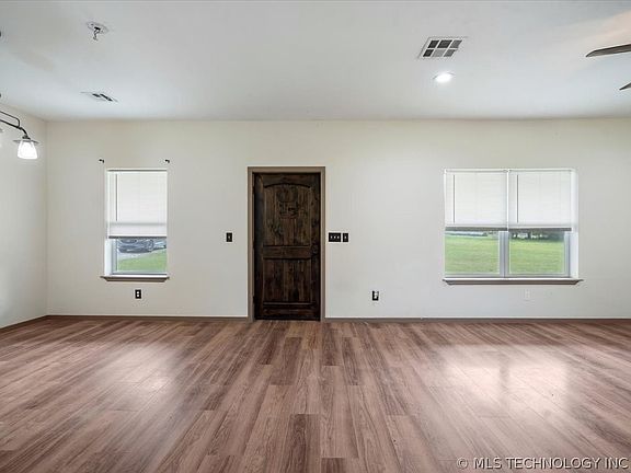 4th image of 17600 S 385th East Ave