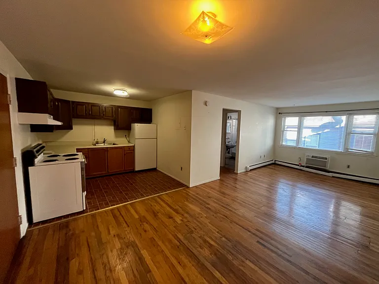 104 Main St #B7 — Photo 4