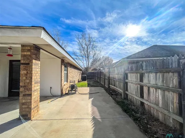2140 Northglen Dr, Clovis, NM 88101