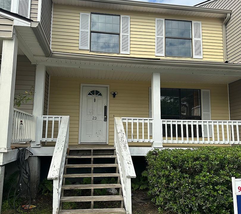 1st image of 912 Pineland Ave APT 23