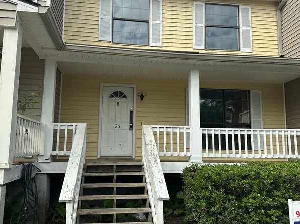 912 Pineland Ave, Hinesville, GA