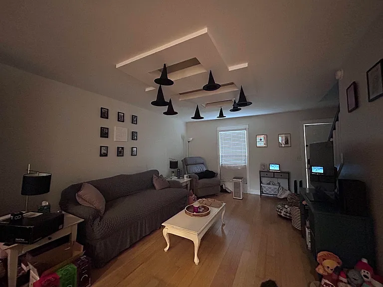 807 Channing Dr — Photo 3