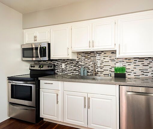 4th image of 7270 Hillside Ave Unit 204