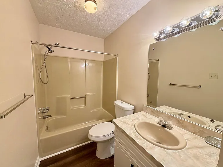 1168 Boyd St — Photo 12