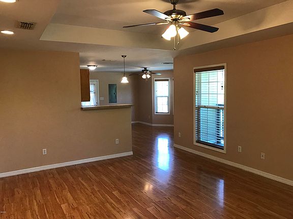 5th image of 5109 Trout St