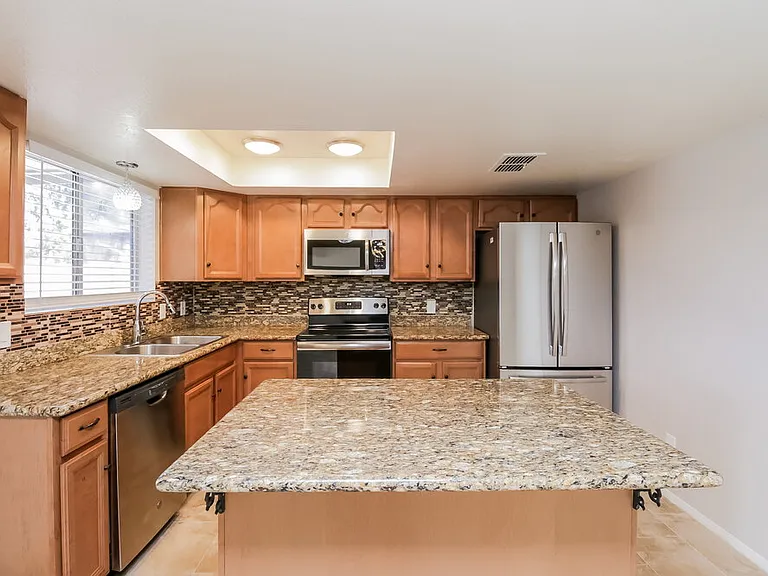 2641 E Isabella Ave — Photo 7