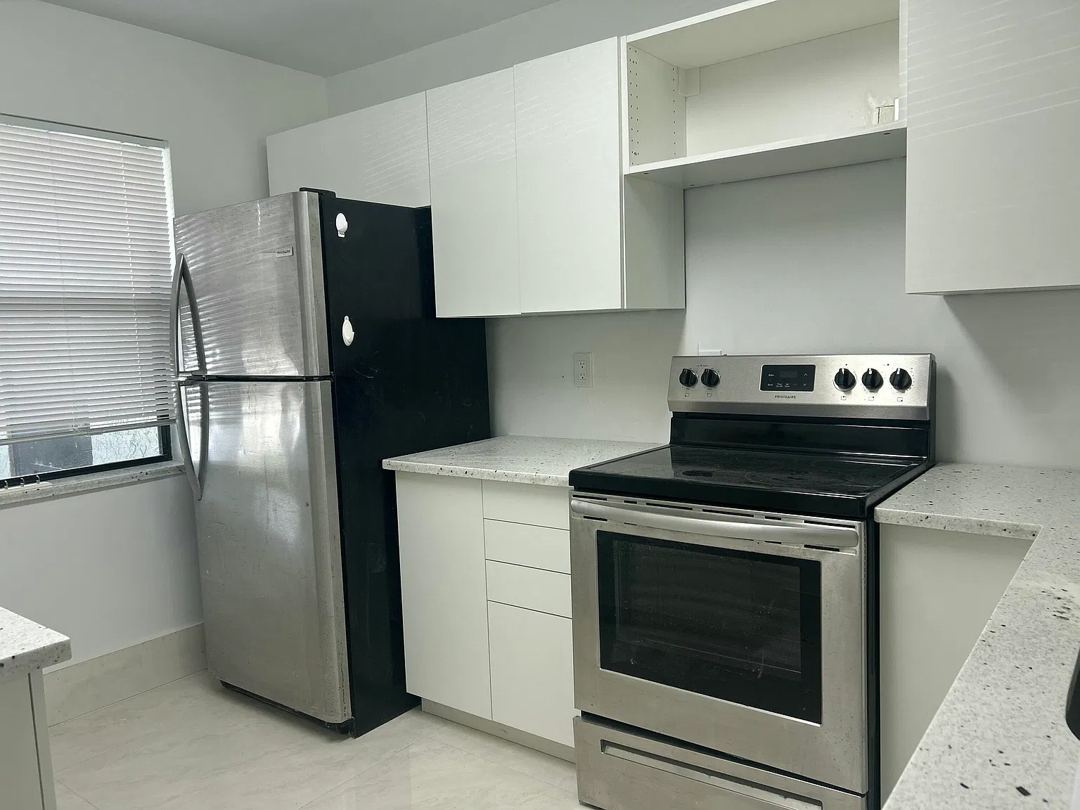2 bed, 2.0 bath, 900 sqft, $2,500 — Photo 4