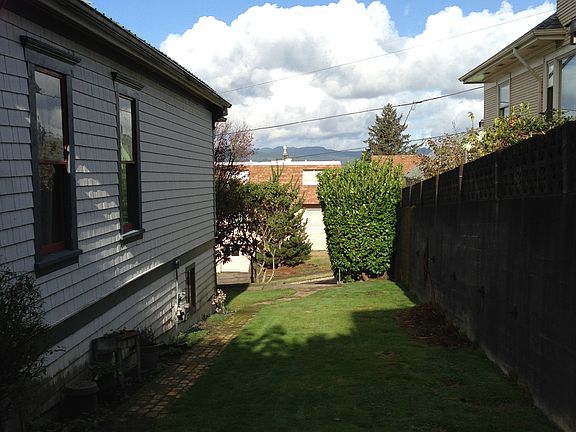 Private Side Yard