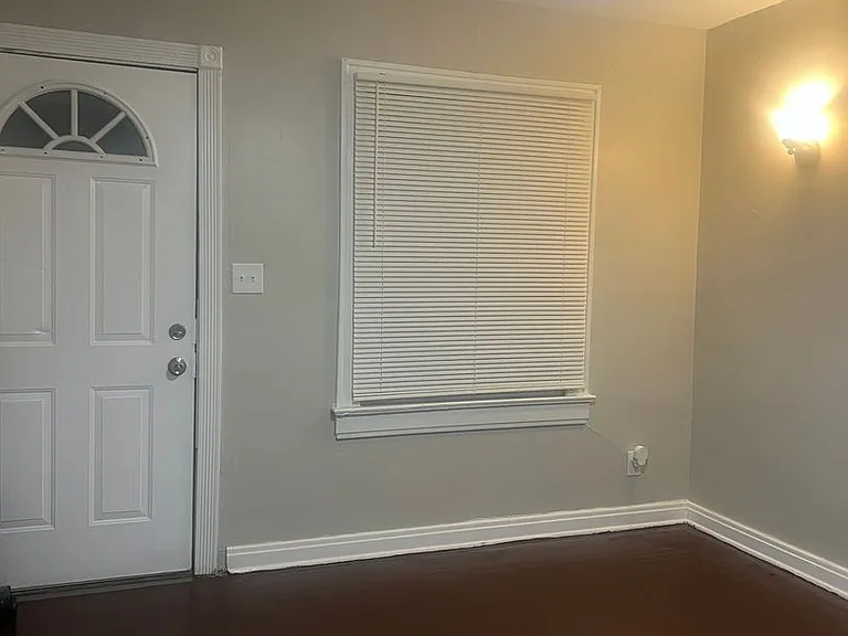 901 N Bradley Ave — Photo 14