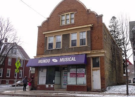 High Traffic Mixed Use Building For Sale
