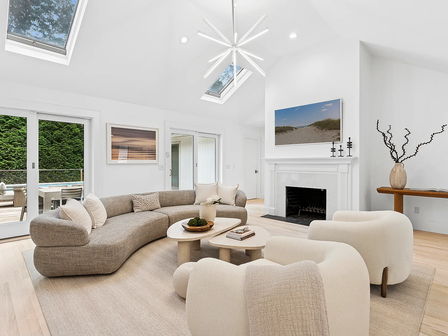 Bridgehampton Beach House With Tennis — Photo 1