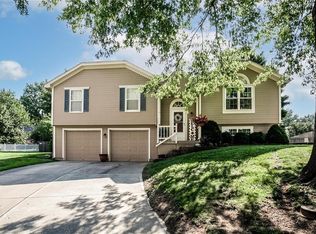 717 SE Pierre Ct, Lees Summit, MO 64063