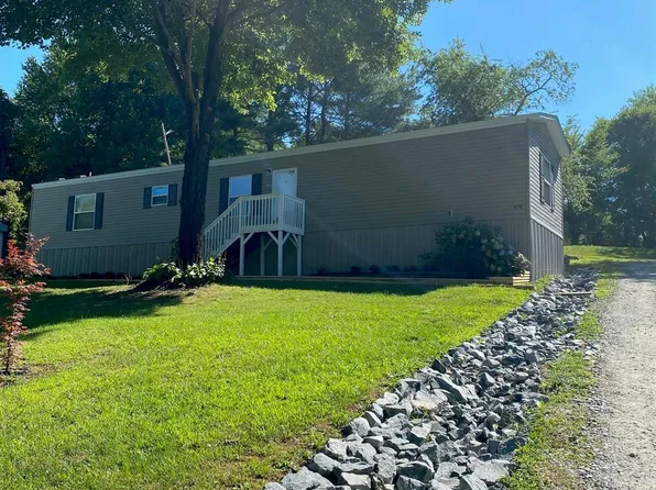 104 Fox Ridge Dr, Hendersonville, NC 28739