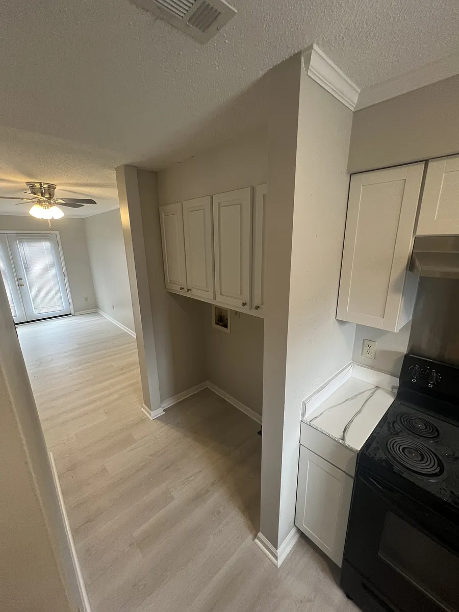 Building Photo - 716 Verdant Dr #1