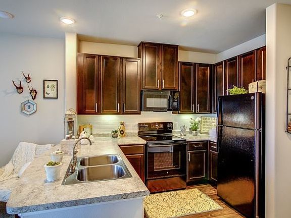 01-Austin-Waters-at-Tech-Ridge-13301-Center-Lake-Dr.-Austin-