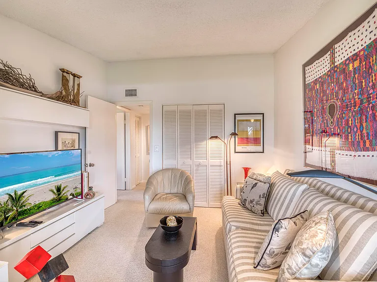 1111 Duncan Cir #203 — Photo 10