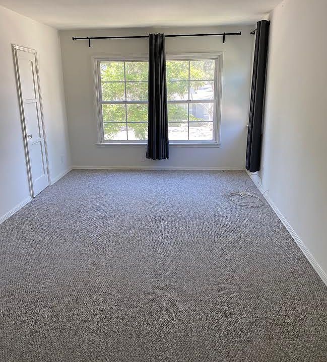 1st image of 910 E San Antonio Dr #3