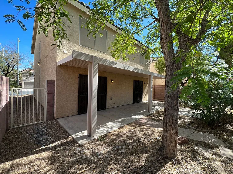 5561 Anticipation Ct — Photo 24