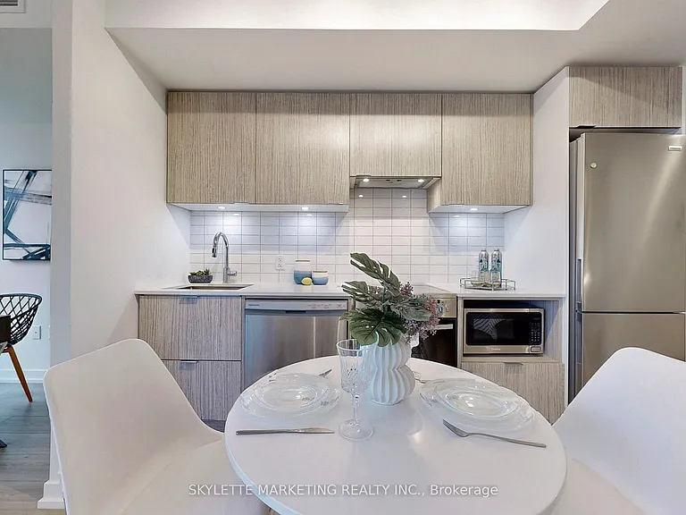 395 Bloor St E #3201 — Photo 8