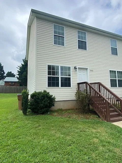 2 bed, 1.5 bath, 1070 sqft, $1,150 — Photo 3