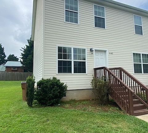 3rd image of 2162 Dean Ln