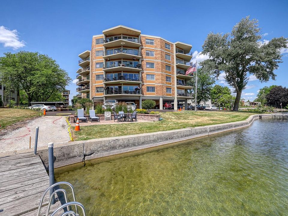 333 North Lake ROAD UNIT 202, Oconomowoc, WI 53066 Zillow