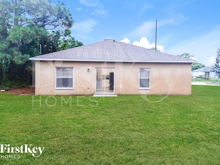 1164 Schumann Dr — Photo 15