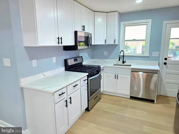 10 Dinsmore Ave, Glen Burnie, MD 21061