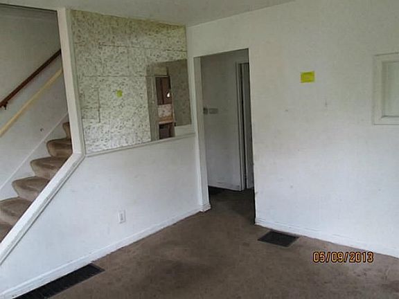 2nd image of 2208 Delavan Dr