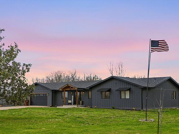2nd image of 493 Spring Creek Road