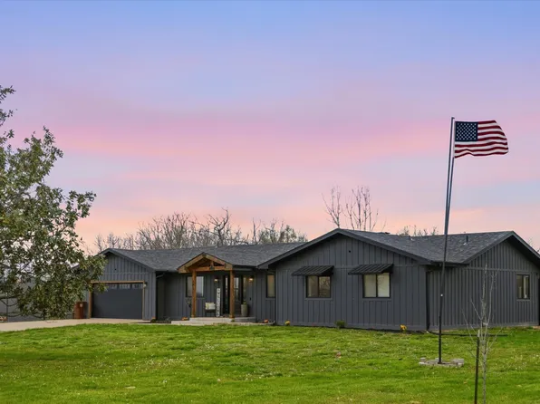 493 Spring Creek Road, Clever, MO 65631