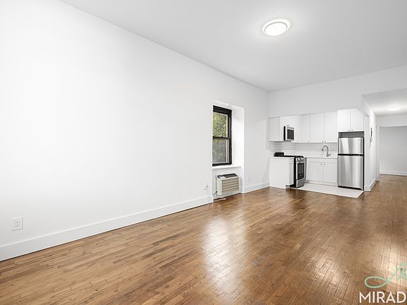 4th image of 304 E 20th St APT 4F