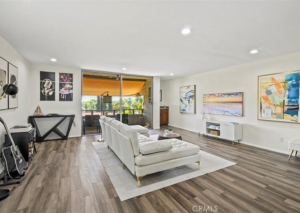 1st image of 5215 Balboa Blvd Unit 308