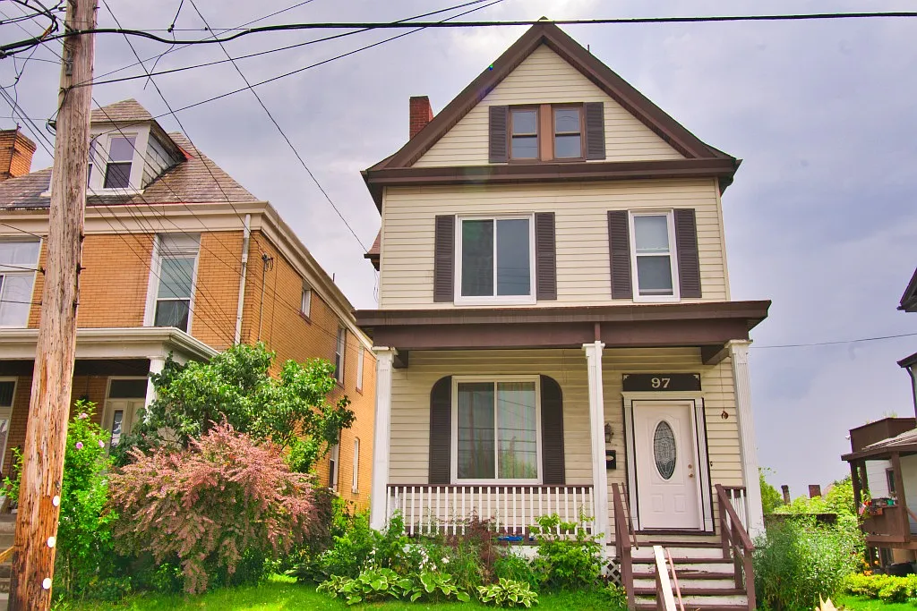 97 Sheridan Ave photo 1