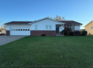 2015 Home St, Hastings, NE 68901